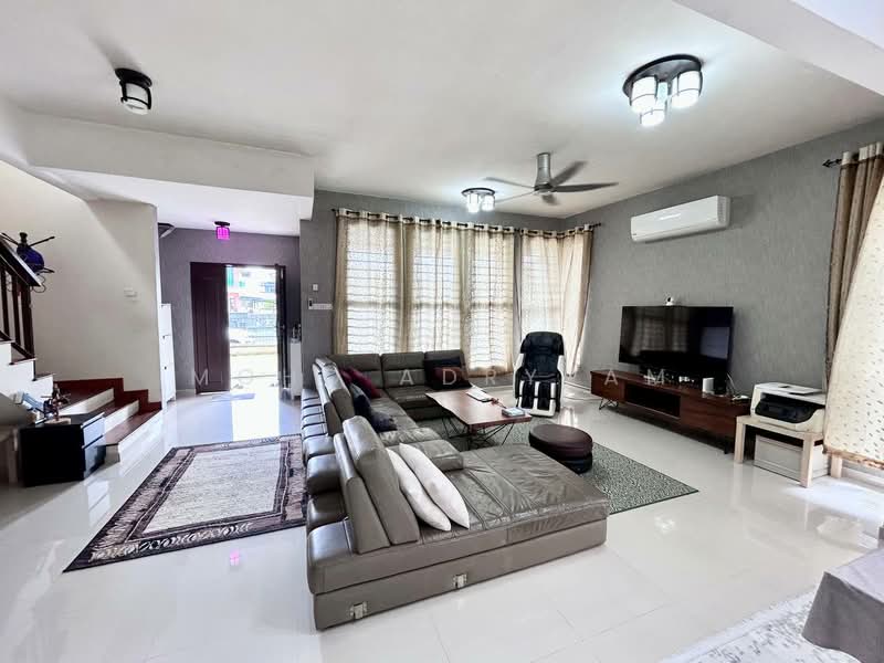 Rumah Berkembar untuk Dijual di Sungai Buloh (Selangor) - Mohd Adryzam - Living Room - PropertyGuru.com.my