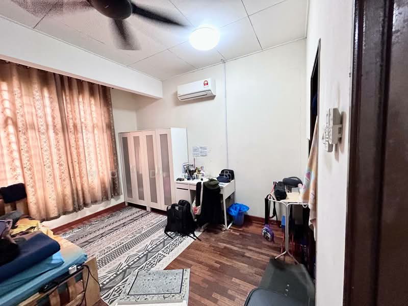 Rumah Berkembar untuk Dijual di Sungai Buloh (Selangor) - Mohd Adryzam - Bedroom - PropertyGuru.com.my