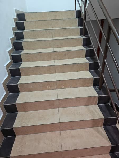 Shop / Office for Sale in Bandar Puteri Puchong (Puchong) - Nicholas Lee - Corridor - PropertyGuru.com.my