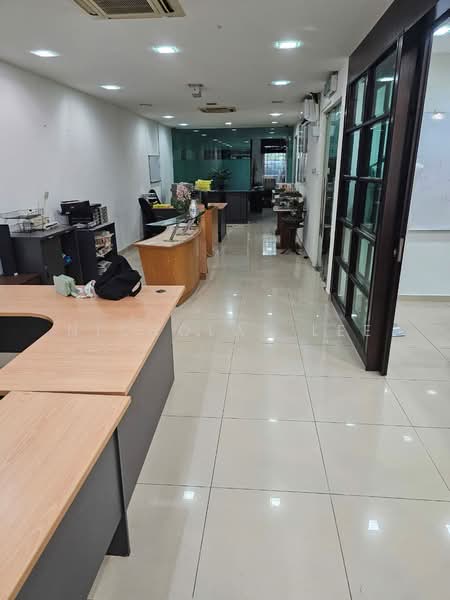 Shop / Office for Sale in Bandar Puteri Puchong (Puchong) - Nicholas Lee - Interior - PropertyGuru.com.my
