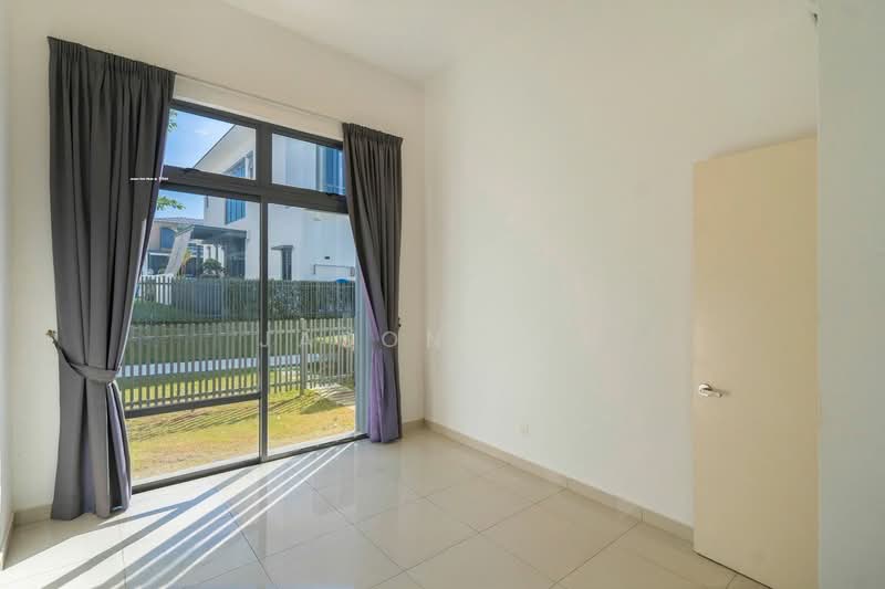 Rumah Berkembar untuk Dijual di Setia Alam (Selangor) - Jason Tan - Bedroom - PropertyGuru.com.my