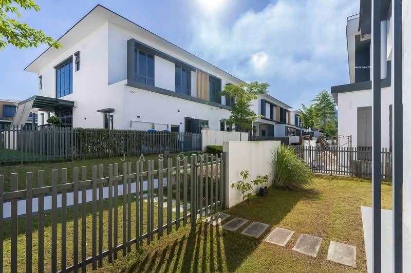 Rumah Berkembar untuk Dijual di Setia Alam (Selangor) - Jason Tan - Exterior - PropertyGuru.com.my