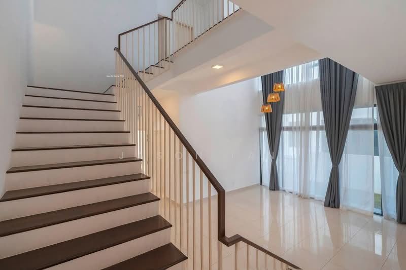 Rumah Berkembar untuk Dijual di Setia Alam (Selangor) - Jason Tan - Living Room - PropertyGuru.com.my
