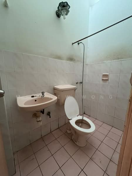 Rumah Teres 2 Tingkat untuk Dijual di TAMAN PUCHONG UTAMA (Puchong) - Matthew Wong - Bathroom - PropertyGuru.com.my