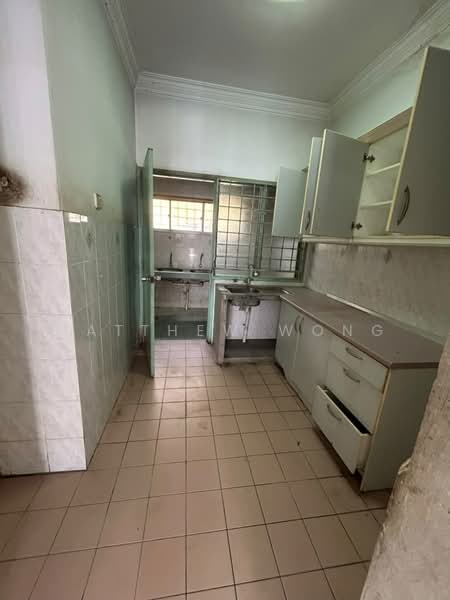 Rumah Teres 2 Tingkat untuk Dijual di TAMAN PUCHONG UTAMA (Puchong) - Matthew Wong - Kitchen - PropertyGuru.com.my