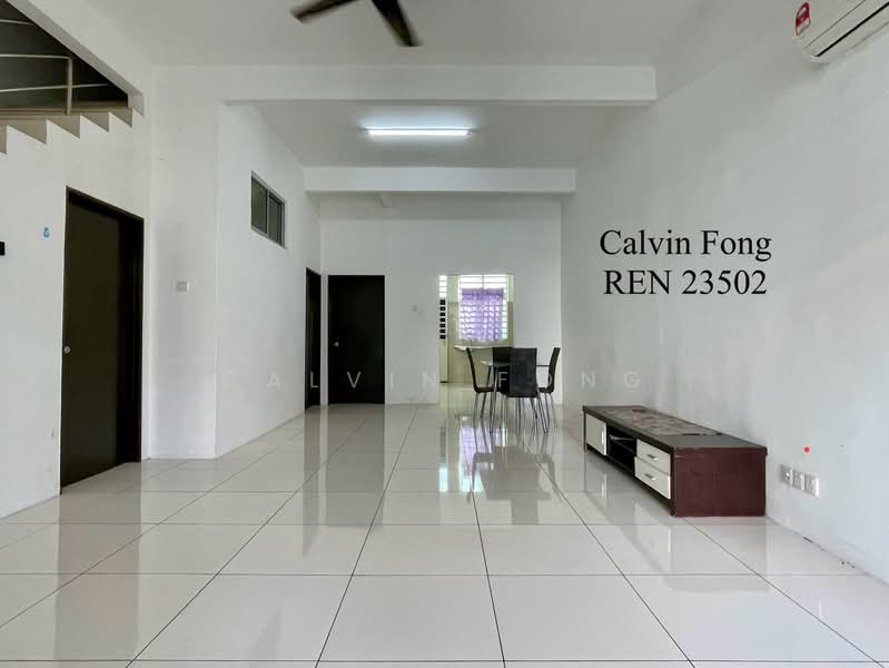 2-storey Terraced House for Sale in Bandar Mutiara (Sungai Petani) - Calvin Fong - Spacious living & dining area - PropertyGuru.com.my