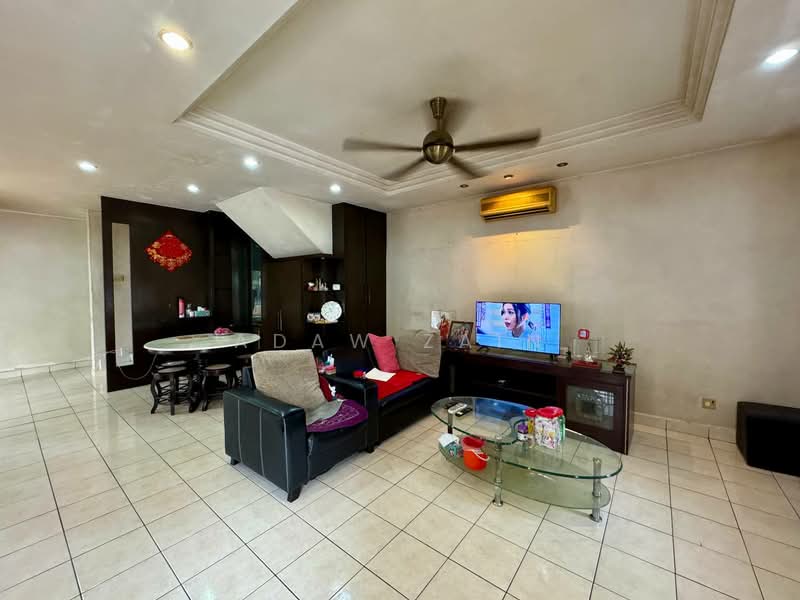 2-storey Terraced House for Sale in Seksyen U9 (Shah Alam) - Adaw Zain - Living Room - PropertyGuru.com.my