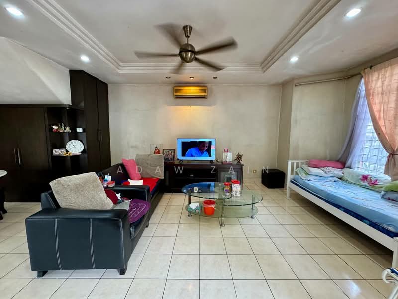 2-storey Terraced House for Sale in Seksyen U9 (Shah Alam) - Adaw Zain - Living Room - PropertyGuru.com.my