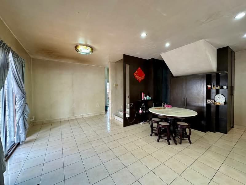 2-storey Terraced House for Sale in Seksyen U9 (Shah Alam) - Adaw Zain - Living Room - PropertyGuru.com.my