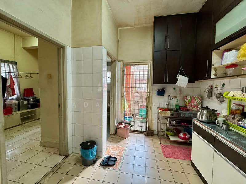 2-storey Terraced House for Sale in Seksyen U9 (Shah Alam) - Adaw Zain - Kitchen - PropertyGuru.com.my
