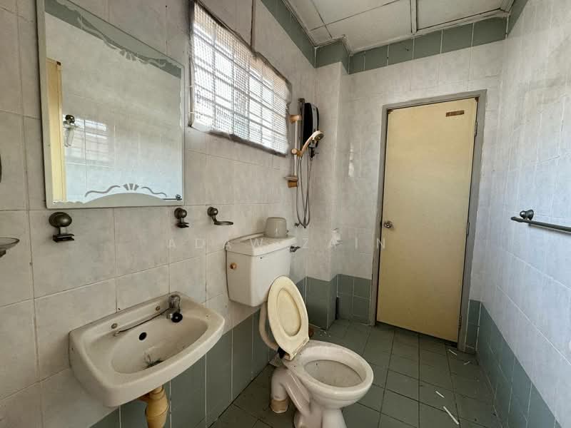 2-storey Terraced House for Sale in Seksyen U9 (Shah Alam) - Adaw Zain - Bathroom - PropertyGuru.com.my