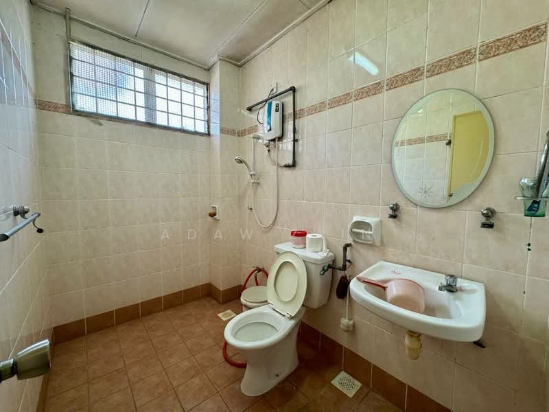 2-storey Terraced House for Sale in Seksyen U9 (Shah Alam) - Adaw Zain - Bathroom - PropertyGuru.com.my