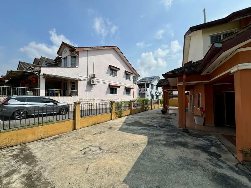 2-storey Terraced House for Sale in Seksyen U9 (Shah Alam) - Adaw Zain - Exterior - PropertyGuru.com.my