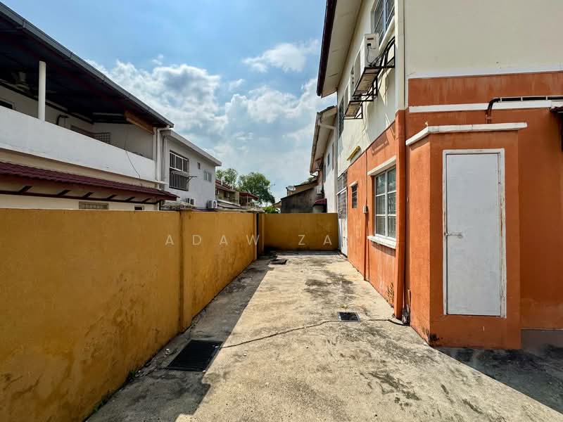 2-storey Terraced House for Sale in Seksyen U9 (Shah Alam) - Adaw Zain - Exterior - PropertyGuru.com.my