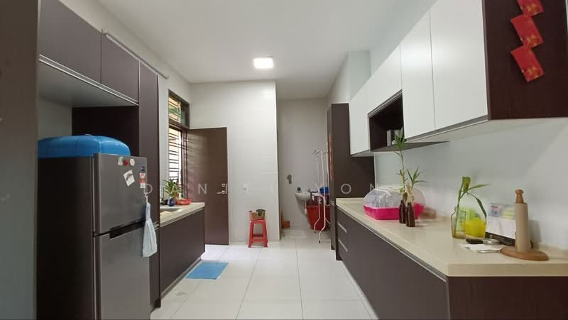 Cluster House for Sale in Taman Sutera Utama (Skudai) - Daniel Yong - Kitchen - PropertyGuru.com.my