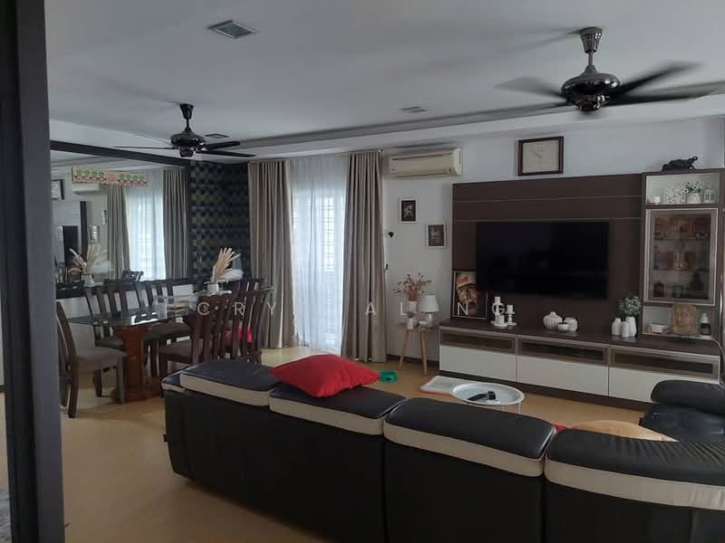2-storey Terraced House for Sale in Sunway Kayangan (Shah Alam) - Crystal Ng - Living Room - PropertyGuru.com.my