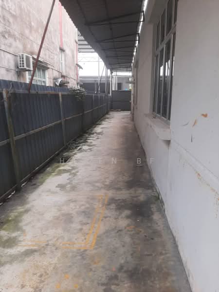 Factory for Rent in Batu Berendam (Melaka) - Helen BF - Exterior - PropertyGuru.com.my