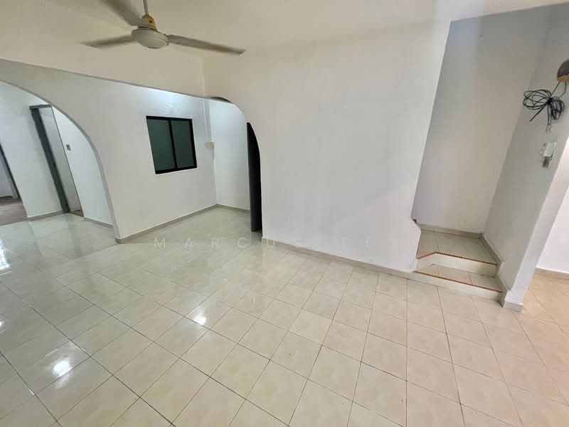 Rumah Teres 2 Tingkat untuk Dijual di Taman Damai Jaya (Skudai) - Marcus Tey - Living Room - PropertyGuru.com.my