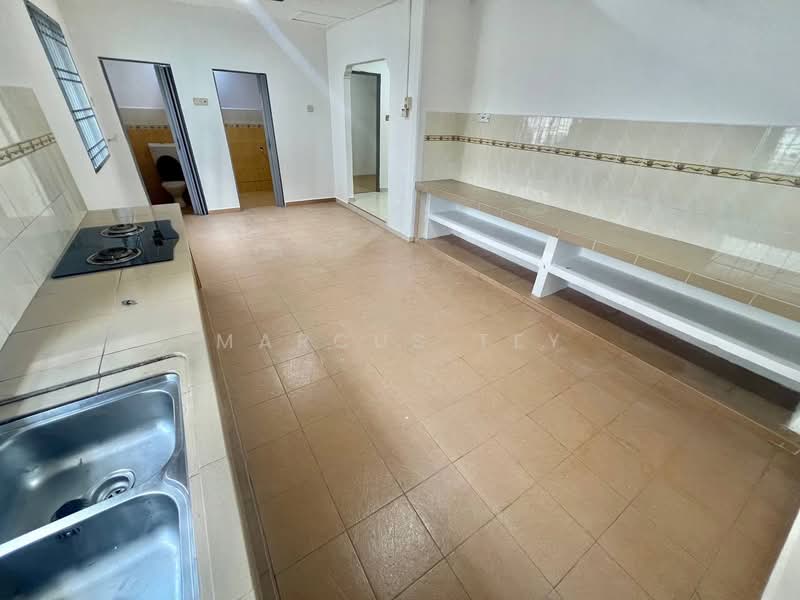 Rumah Teres 2 Tingkat untuk Dijual di Taman Damai Jaya (Skudai) - Marcus Tey - Kitchen - PropertyGuru.com.my