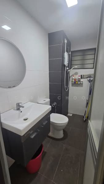 Kondominium untuk Dijual di Oasis 2 Residence - Chris Choo - Bathroom - PropertyGuru.com.my