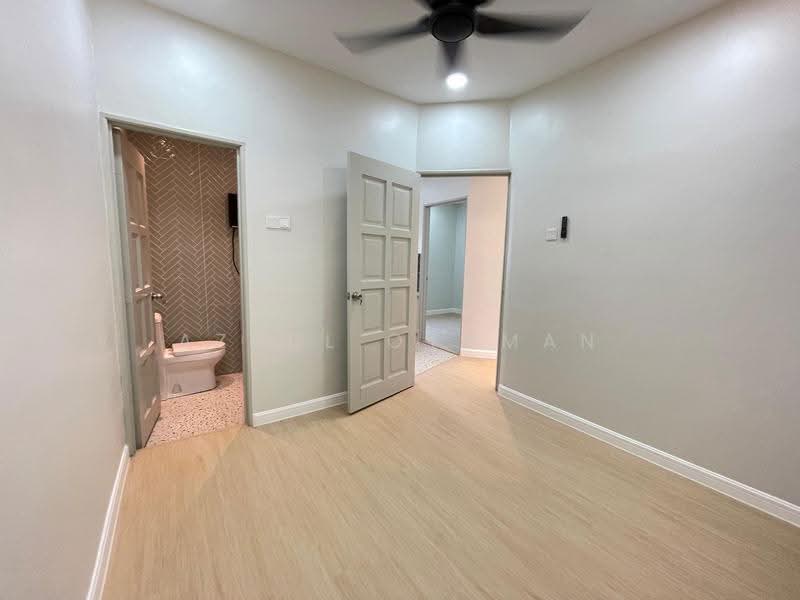 Rumah Teres 1-Tingkat untuk Dijual di Sikamat (Negeri Sembilan) - Azrul Othman - Bathroom - PropertyGuru.com.my