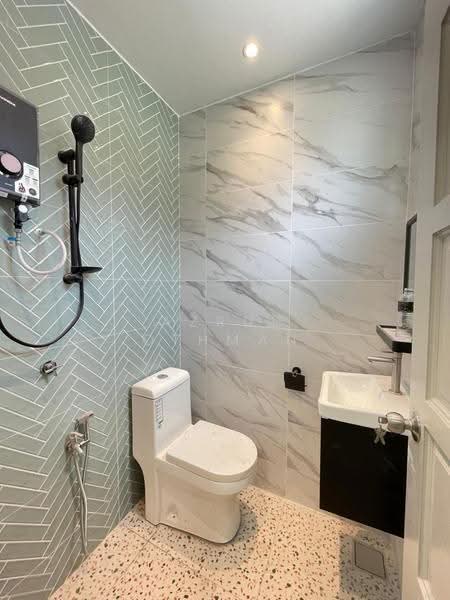 Rumah Teres 1-Tingkat untuk Dijual di Sikamat (Negeri Sembilan) - Azrul Othman - Bathroom - PropertyGuru.com.my