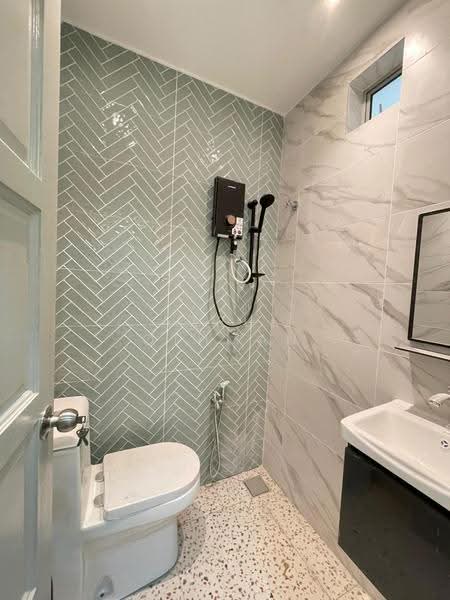 Rumah Teres 1-Tingkat untuk Dijual di Sikamat (Negeri Sembilan) - Azrul Othman - Bathroom - PropertyGuru.com.my