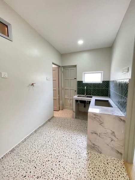 Rumah Teres 1-Tingkat untuk Dijual di Sikamat (Negeri Sembilan) - Azrul Othman - Kitchen - PropertyGuru.com.my
