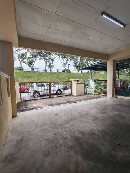 Rumah Teres 1 Tingkat untuk Disewa di Seremban 3 (Rasah) - Marcus Yeow - Car Park - PropertyGuru.com.my