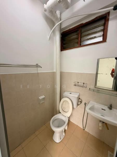 Rumah Flat untuk Dijual di Taman Ehsan Jaya - Ee Fong Toh - Bathroom - PropertyGuru.com.my