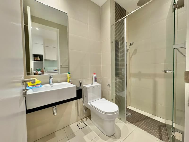 Servis Apartment untuk Disewa di The Sentral Suites - Nadia Nasir - Bathroom - PropertyGuru.com.my
