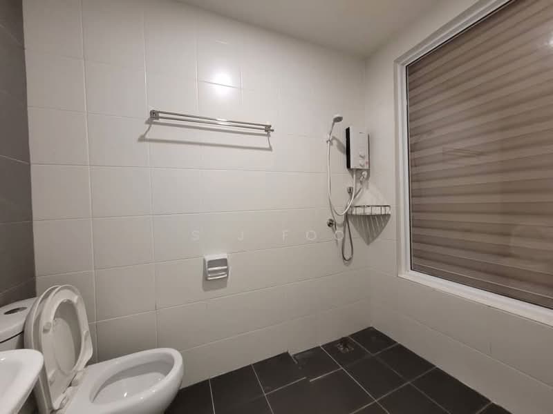 Kondominium untuk Dijual di SummerSkye Residences - S J Foo - Bathroom - PropertyGuru.com.my