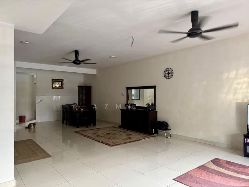 2-storey Terraced House for Sale in Denai Alam (Shah Alam) - Azmi . - Living Room - PropertyGuru.com.my