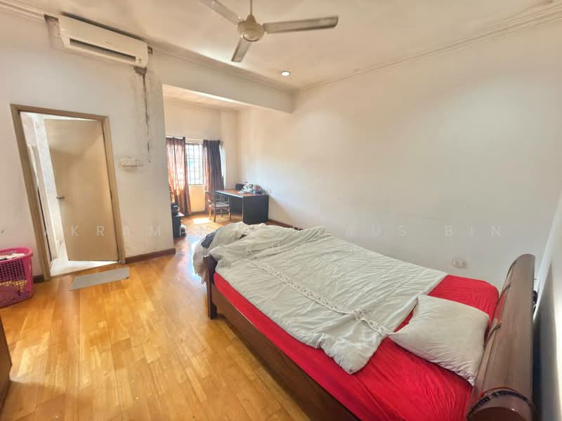 Rumah Teres 2 Tingkat untuk Dijual di Bukit Jelutong (Shah Alam) - Akramin Firdaus Bin Mokhtar - PropertyGuru.com.my