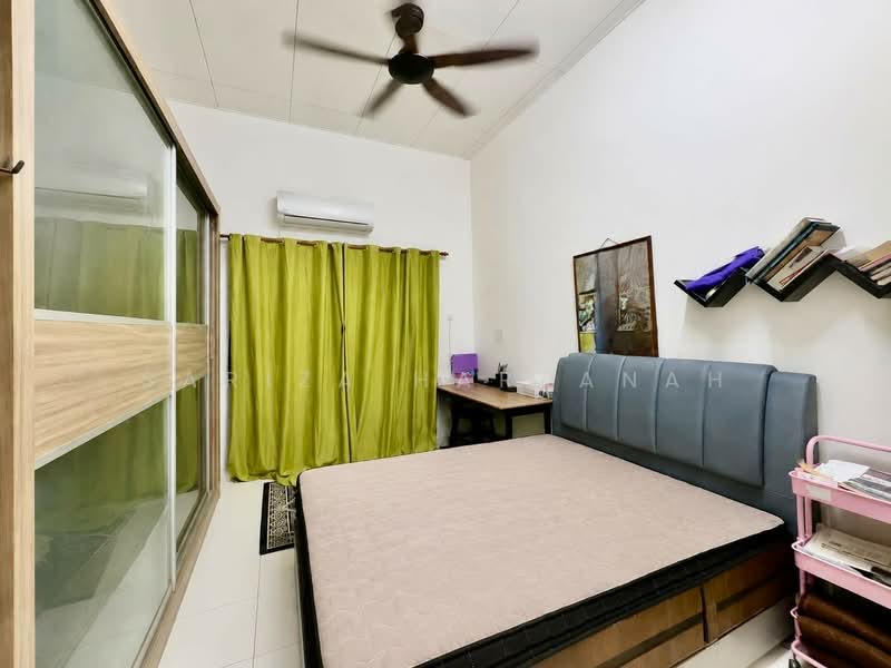 1-storey Terraced House for Sale in Taman Meru Harapan (Kapar) - Sariza Hartanah - Bedroom - PropertyGuru.com.my