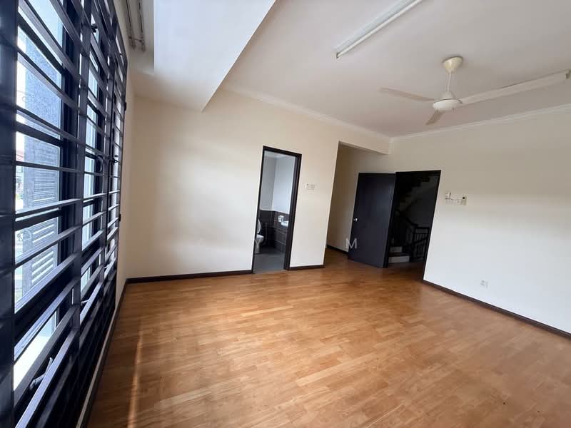 Rumah Teres 2.5 Tingkat untuk Disewa di Bandar Kinrara Seksyen 5 (Bandar Kinrara) - Amy Lim - Living Room - PropertyGuru.com.my