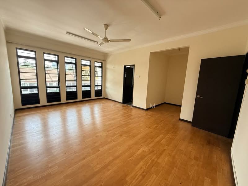 Rumah Teres 2.5 Tingkat untuk Disewa di Bandar Kinrara Seksyen 5 (Bandar Kinrara) - Amy Lim - Living Room - PropertyGuru.com.my
