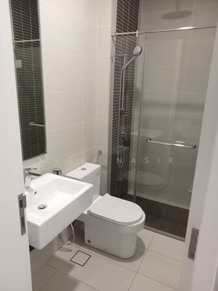 Servis Apartment untuk Disewa di The Sentral Suites - Nadia Nasir - Bathroom - PropertyGuru.com.my