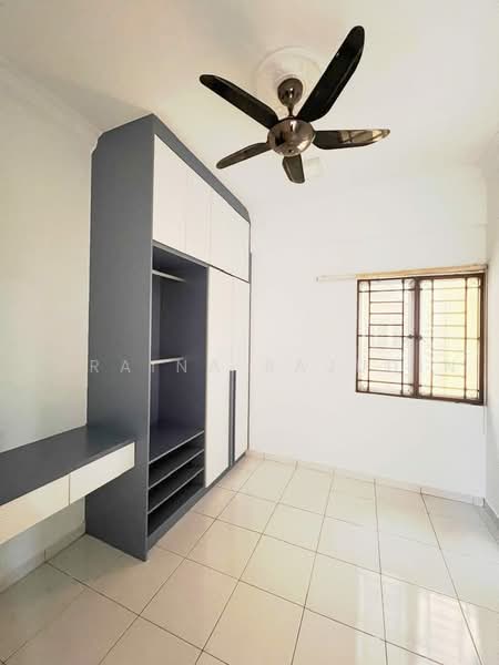 Pangsapuri untuk Dijual di Pangsapuri Damai - Zuraina Rajudin - Bedroom - PropertyGuru.com.my