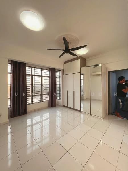 Pangsapuri untuk Dijual di Pangsapuri Damai - Zuraina Rajudin - Bedroom - PropertyGuru.com.my
