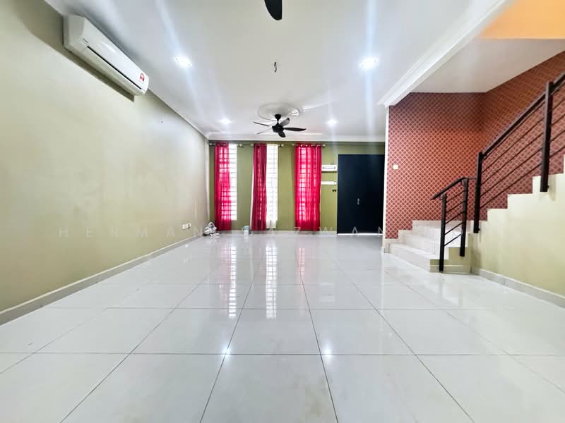 Rumah Teres 2-Tingkat untuk Dijual di Kajang (Selangor) - Herman Sazwan Nor Rahim - Living Room - PropertyGuru.com.my