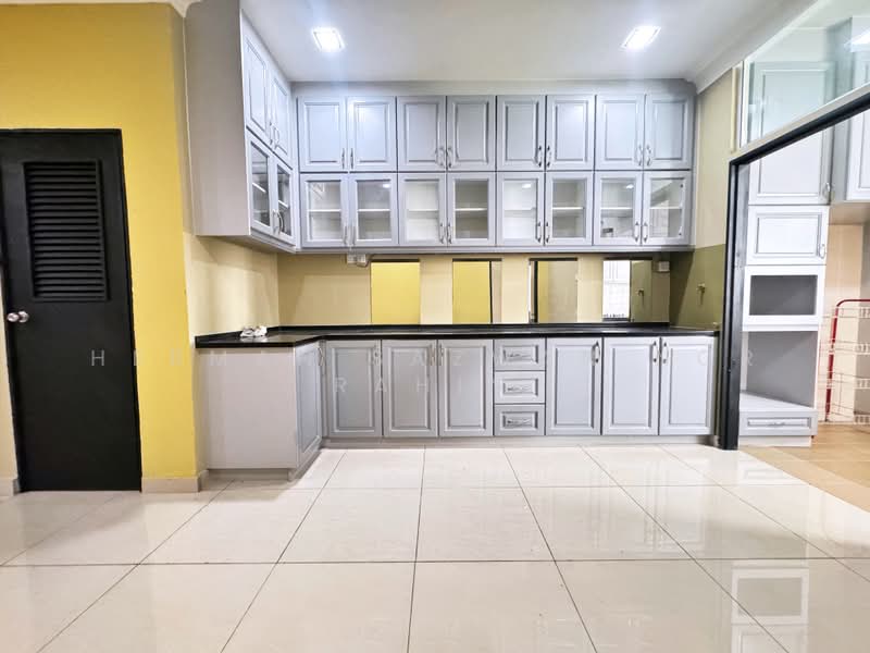 Rumah Teres 2-Tingkat untuk Dijual di Kajang (Selangor) - Herman Sazwan Nor Rahim - Dry Kitchen - PropertyGuru.com.my