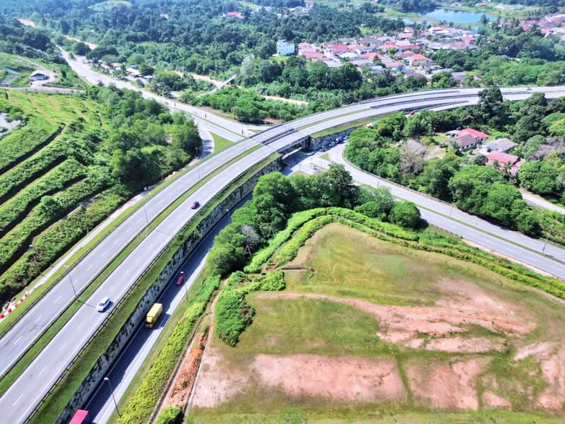 Rumah Teres 2-Tingkat untuk Dijual di Kajang (Selangor) - Herman Sazwan Nor Rahim - Drone - PropertyGuru.com.my