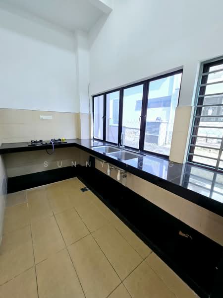 Rumah Teres 2.5 Tingkat untuk Dijual di Bandar Puteri Puchong (Puchong) - SUNNY YONG - Kitchen - PropertyGuru.com.my