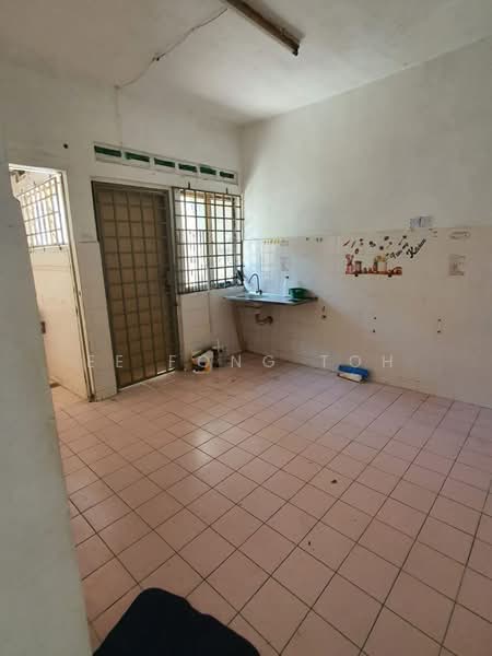 Rumah Teres 2 Tingkat untuk Dijual di Bandar Selesa Jaya (Skudai) - Ee Fong Toh - Kitchen - PropertyGuru.com.my