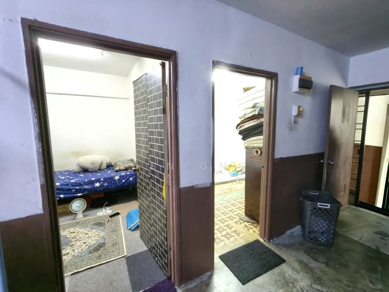 Flat for Sale at Pelangi Damasara 3 - Den Ong - Bedroom - PropertyGuru.com.my