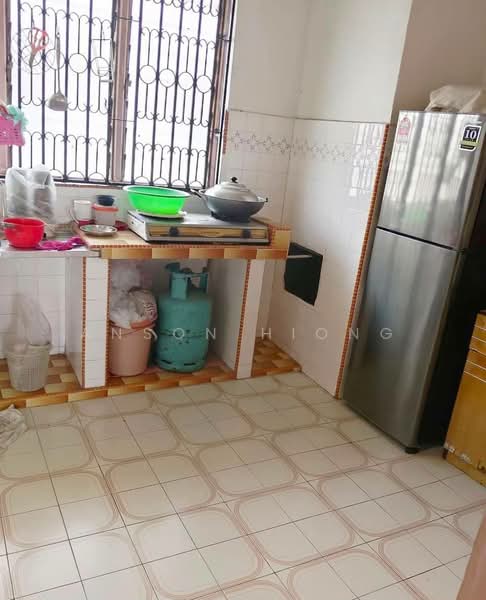 Flat for Sale at Flat Taman Ungku Tun Aminah - Anson Hiong - Kitchen - PropertyGuru.com.my