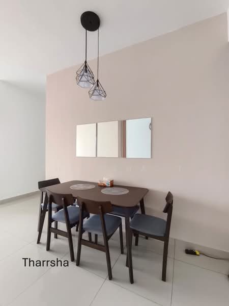 Kondominium untuk Disewa di Topaz Residence - Tharrsha. T - Dining Room - PropertyGuru.com.my