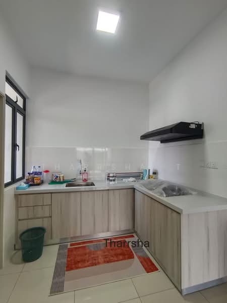 Kondominium untuk Disewa di Topaz Residence - Tharrsha. T - Kitchen - PropertyGuru.com.my