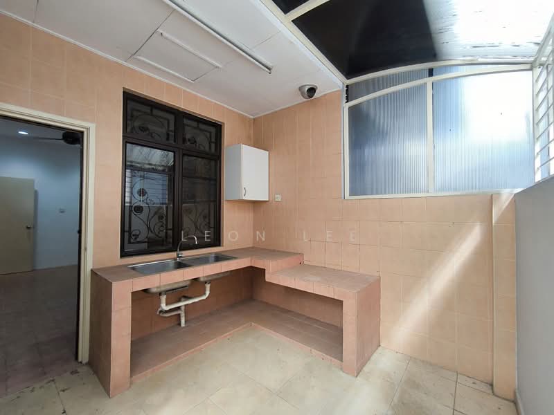 2-storey Terraced House for Sale in Bandar Kinrara Seksyen 6 (Bandar Kinrara) - Leon Lee - Kitchen - PropertyGuru.com.my